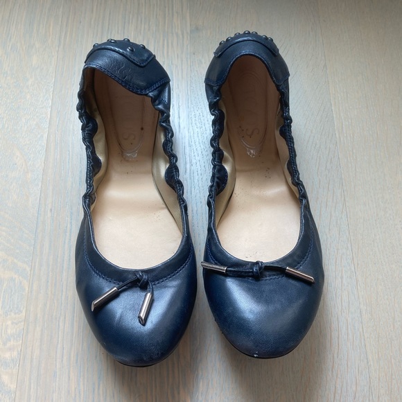 Tod’s women’s navy flats - Picture 3 of 8
